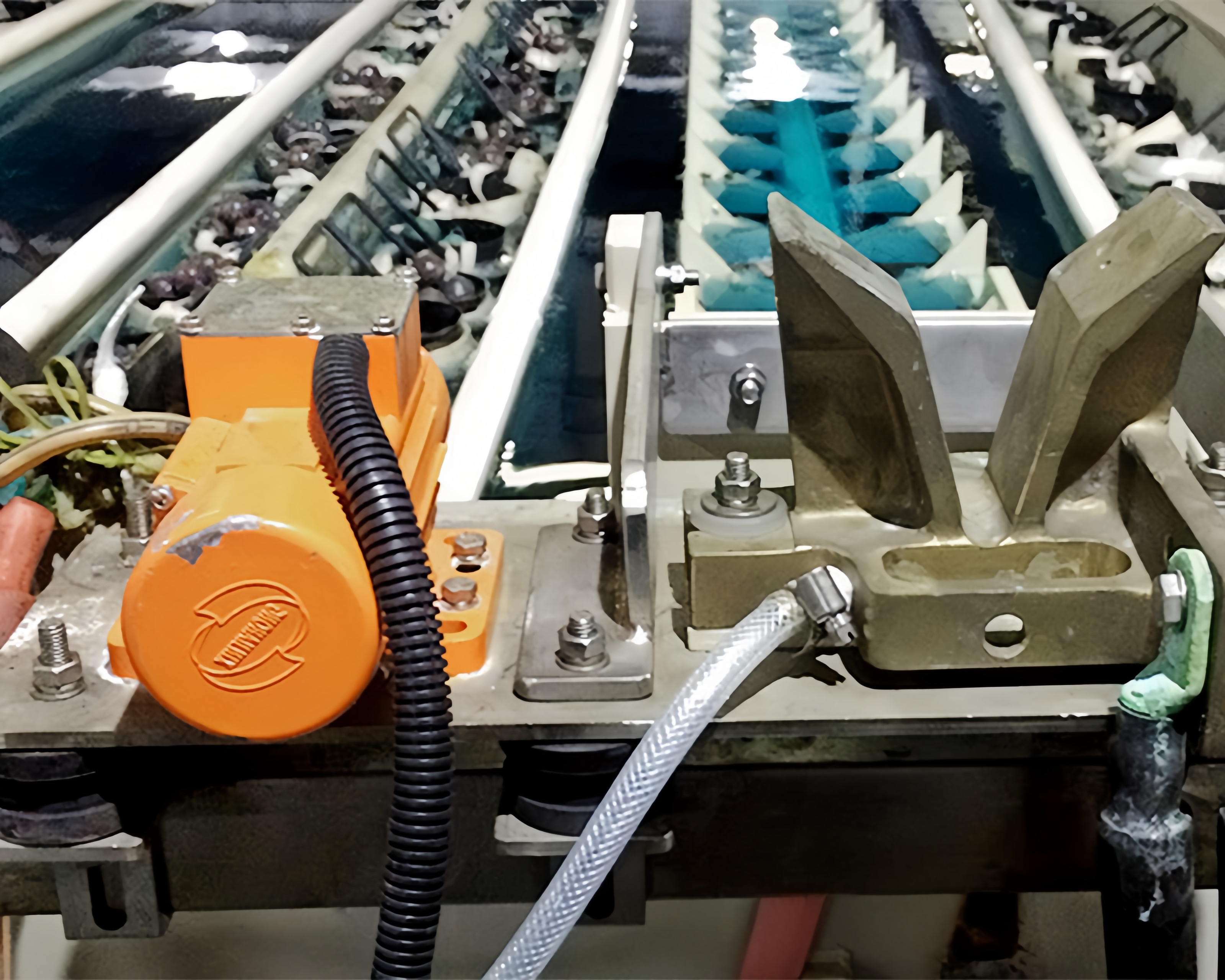 振動電機用于電鍍設備2